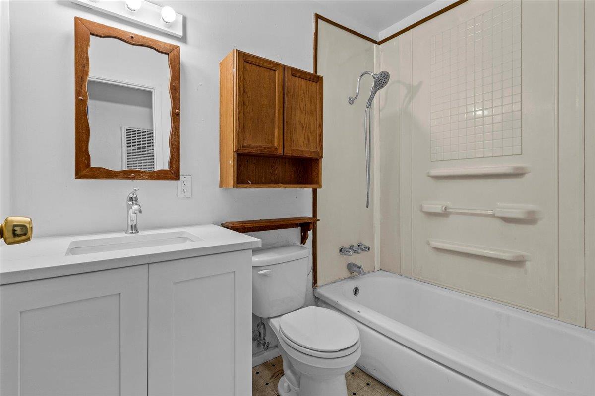 Detail Gallery Image 16 of 24 For 344 Pueblo Dr, Salinas,  CA 93906 - 3 Beds | 2 Baths
