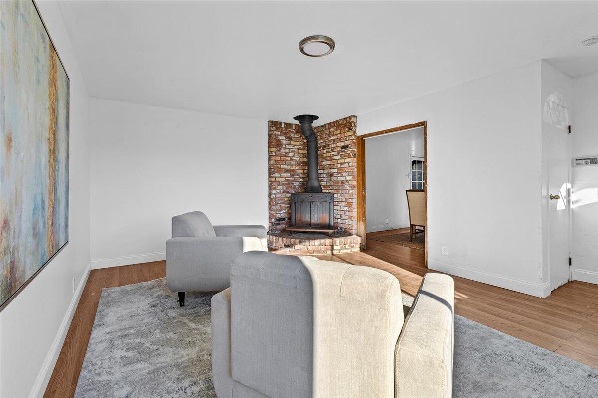 Detail Gallery Image 8 of 24 For 344 Pueblo Dr, Salinas,  CA 93906 - 3 Beds | 2 Baths