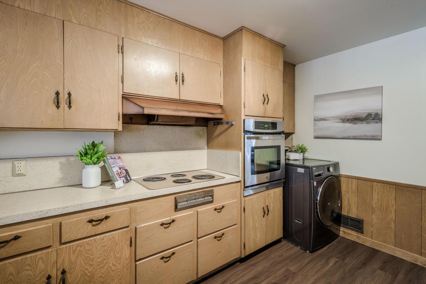 Detail Gallery Image 16 of 40 For 16 Granite Ct, San Carlos,  CA 94070 - 2 Beds | 2 Baths