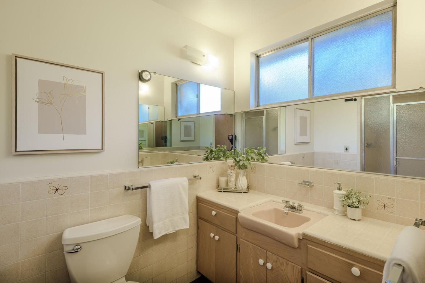 Detail Gallery Image 21 of 40 For 16 Granite Ct, San Carlos,  CA 94070 - 2 Beds | 2 Baths