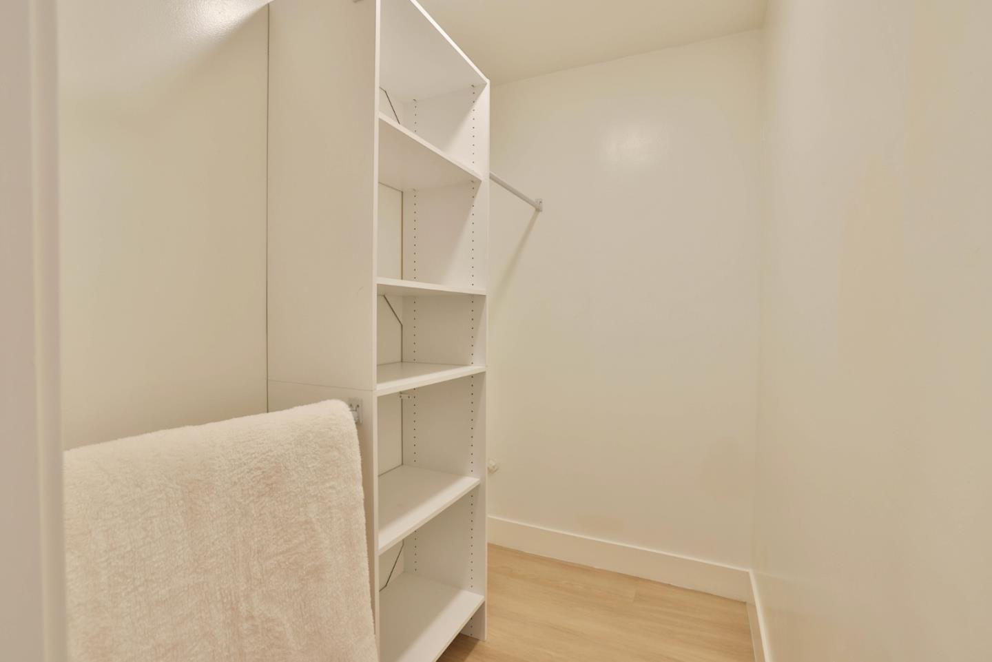 Detail Gallery Image 16 of 26 For 4581 Shadowhurst Ct, San Jose,  CA 95136 - 3 Beds | 2 Baths