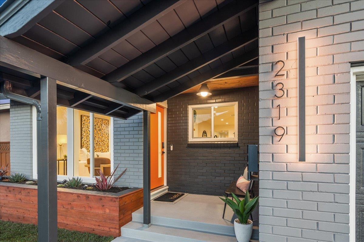 Detail Gallery Image 3 of 43 For 2319 Tipperary Ave, South San Francisco,  CA 94080 - 4 Beds | 2 Baths