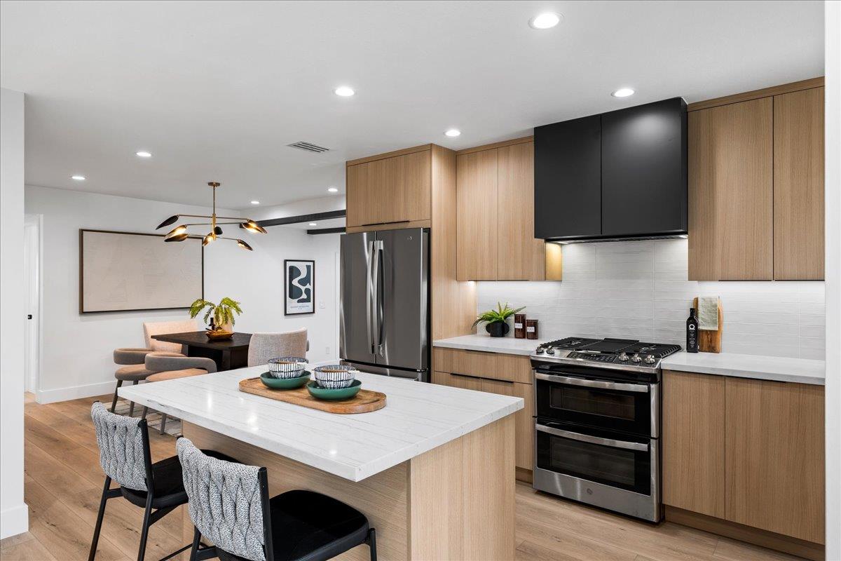 Detail Gallery Image 7 of 43 For 2319 Tipperary Ave, South San Francisco,  CA 94080 - 4 Beds | 2 Baths