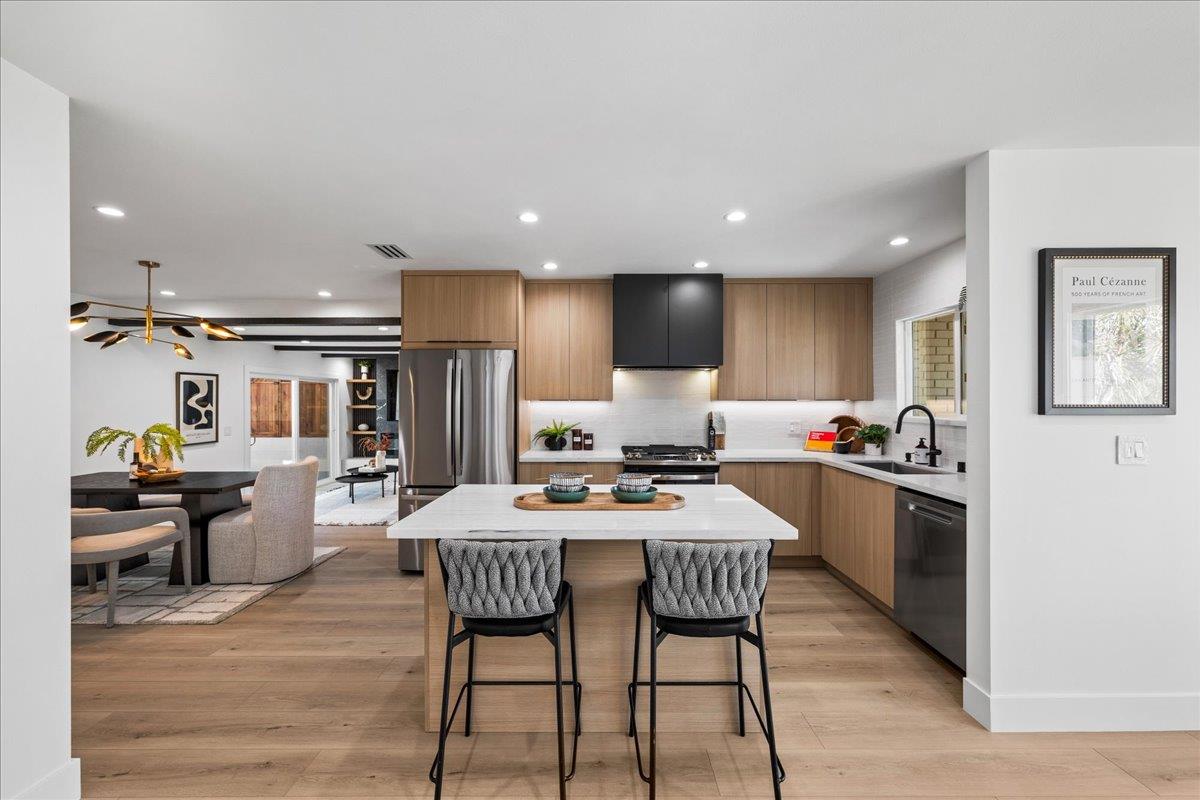 Detail Gallery Image 8 of 43 For 2319 Tipperary Ave, South San Francisco,  CA 94080 - 4 Beds | 2 Baths