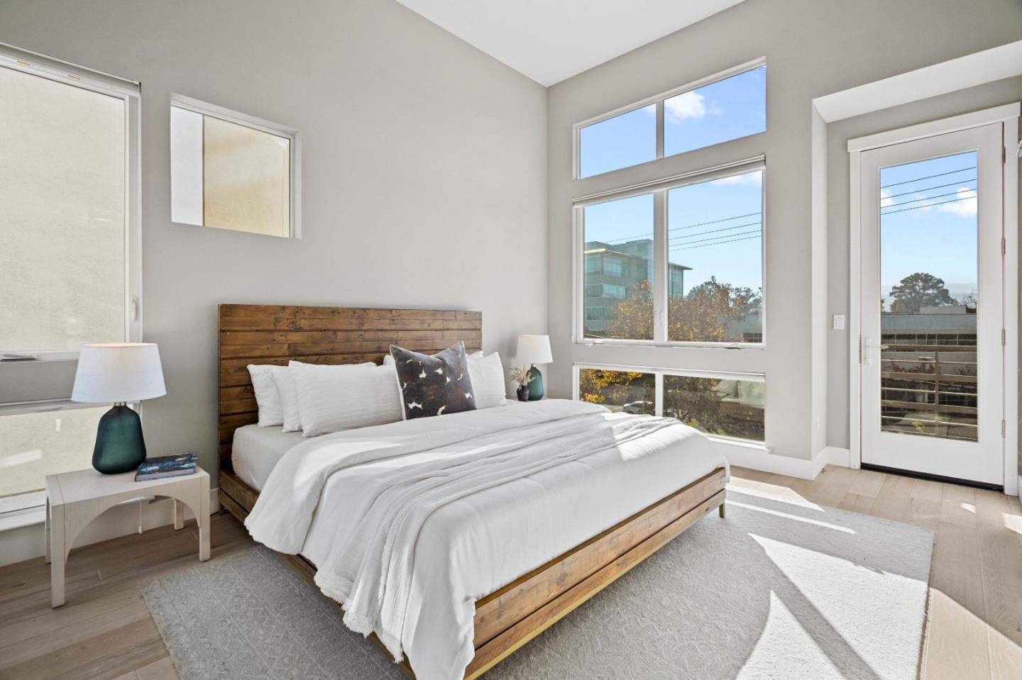 Detail Gallery Image 10 of 29 For 630 Warren St, Redwood City,  CA 94063 - 3 Beds | 3/1 Baths