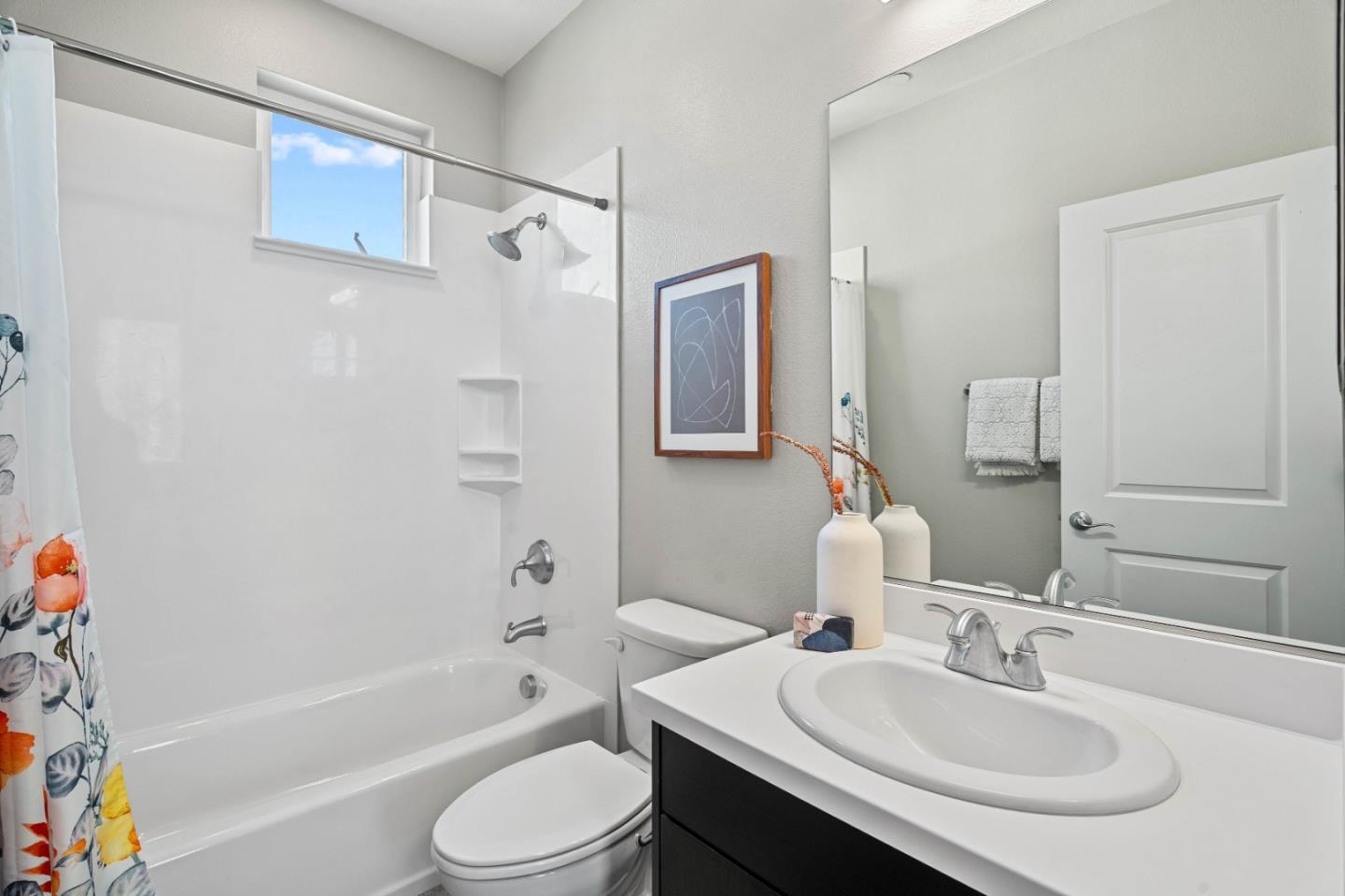 Detail Gallery Image 18 of 29 For 630 Warren St, Redwood City,  CA 94063 - 3 Beds | 3/1 Baths