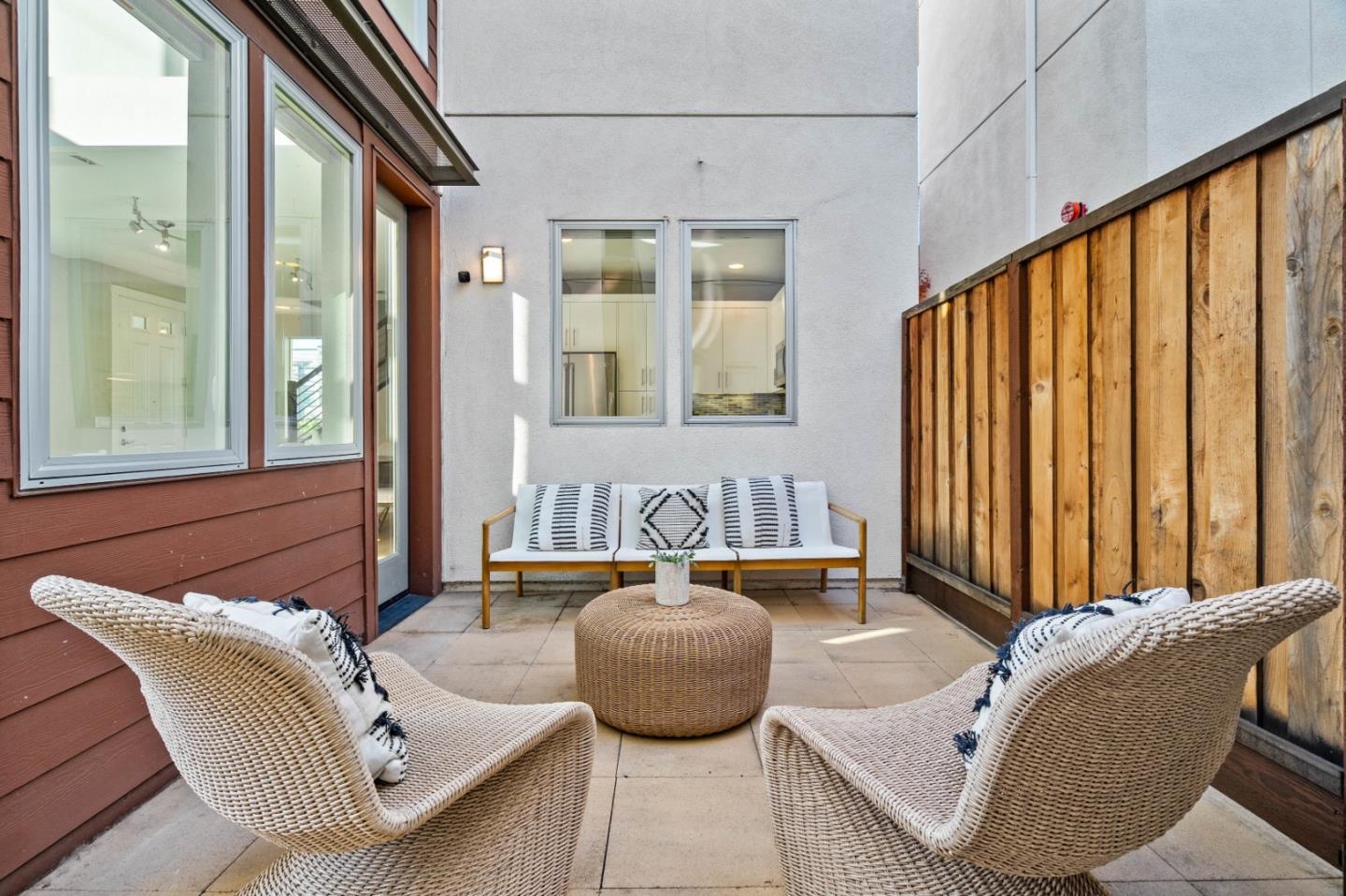 Detail Gallery Image 21 of 29 For 630 Warren St, Redwood City,  CA 94063 - 3 Beds | 3/1 Baths