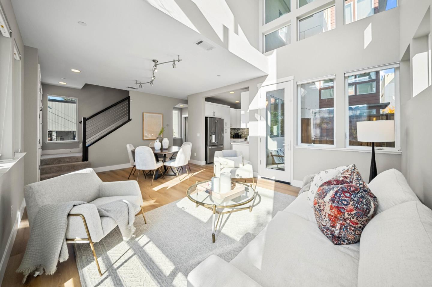 Detail Gallery Image 4 of 29 For 630 Warren St, Redwood City,  CA 94063 - 3 Beds | 3/1 Baths