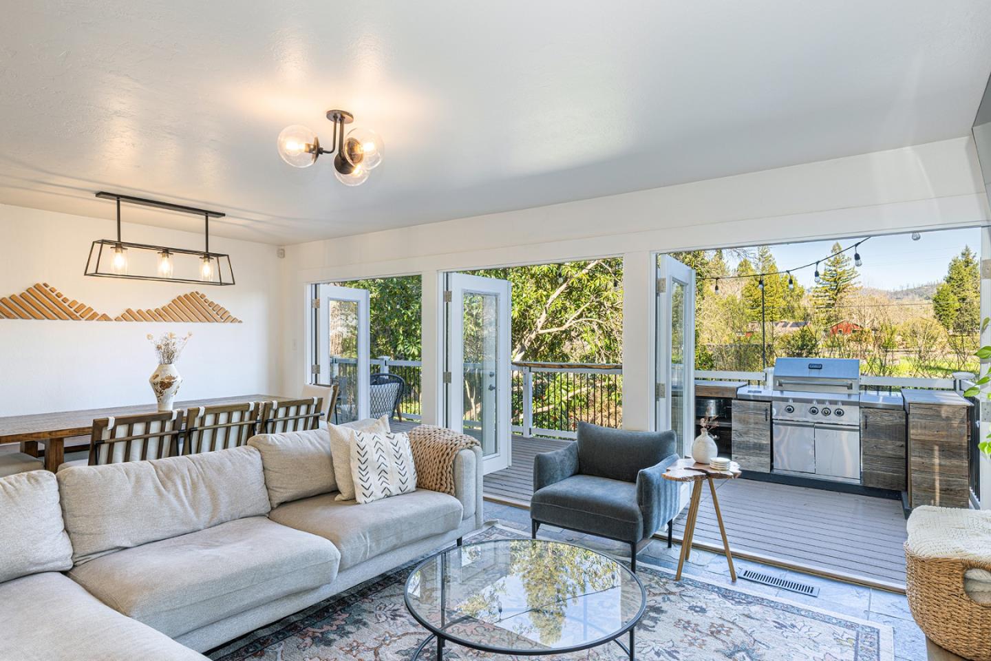 Detail Gallery Image 11 of 29 For 5914 Channel Dr, Santa Rosa,  CA 95409 - 3 Beds | 2 Baths