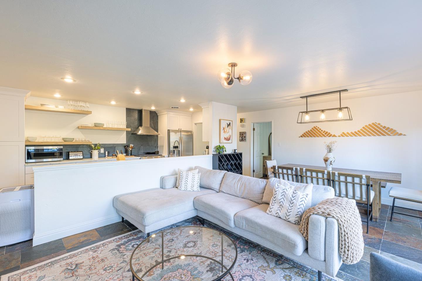 Detail Gallery Image 9 of 29 For 5914 Channel Dr, Santa Rosa,  CA 95409 - 3 Beds | 2 Baths