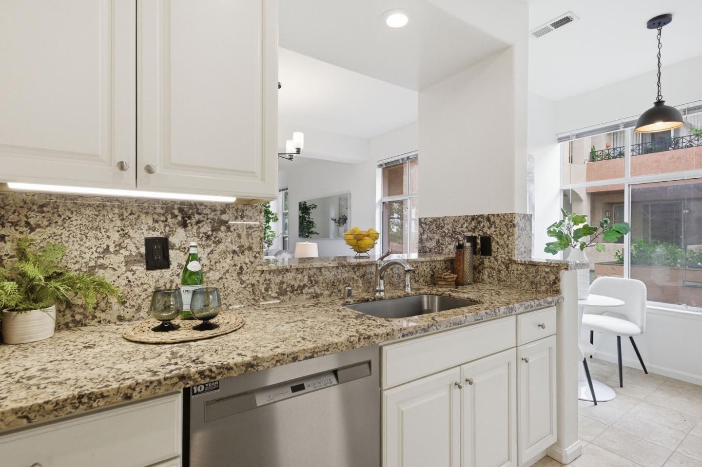 Detail Gallery Image 14 of 55 For 1951 Ofarrell St #116,  San Mateo,  CA 94403 - 2 Beds | 2 Baths