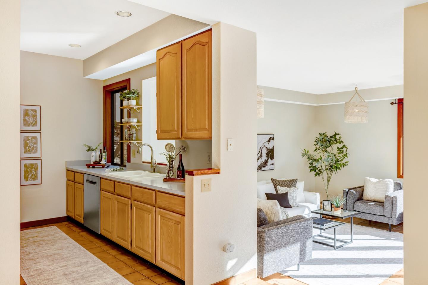 Detail Gallery Image 10 of 43 For 1107 Austin Ave, Pacific Grove,  CA 93950 - 3 Beds | 2/1 Baths