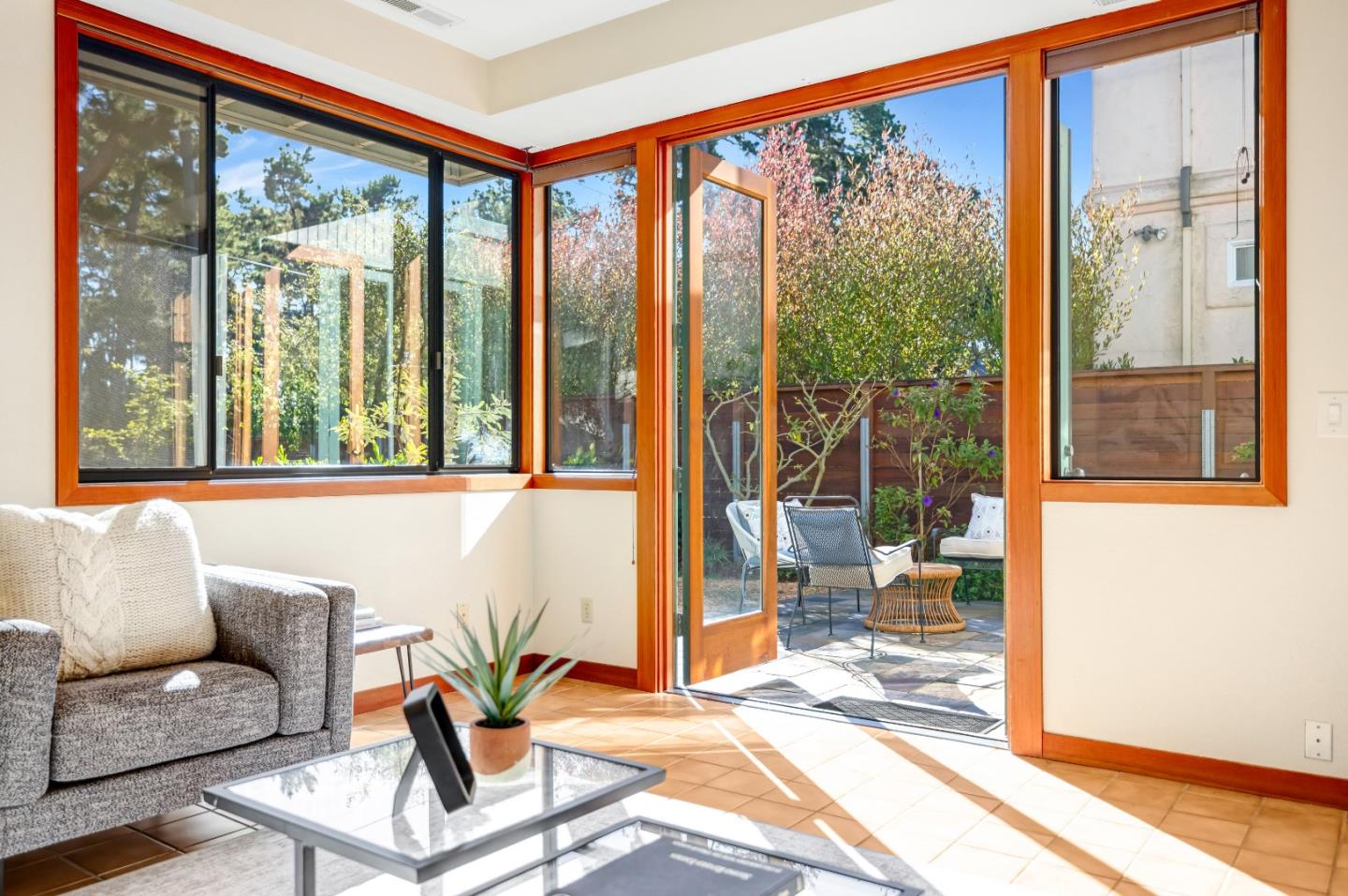 Detail Gallery Image 16 of 43 For 1107 Austin Ave, Pacific Grove,  CA 93950 - 3 Beds | 2/1 Baths