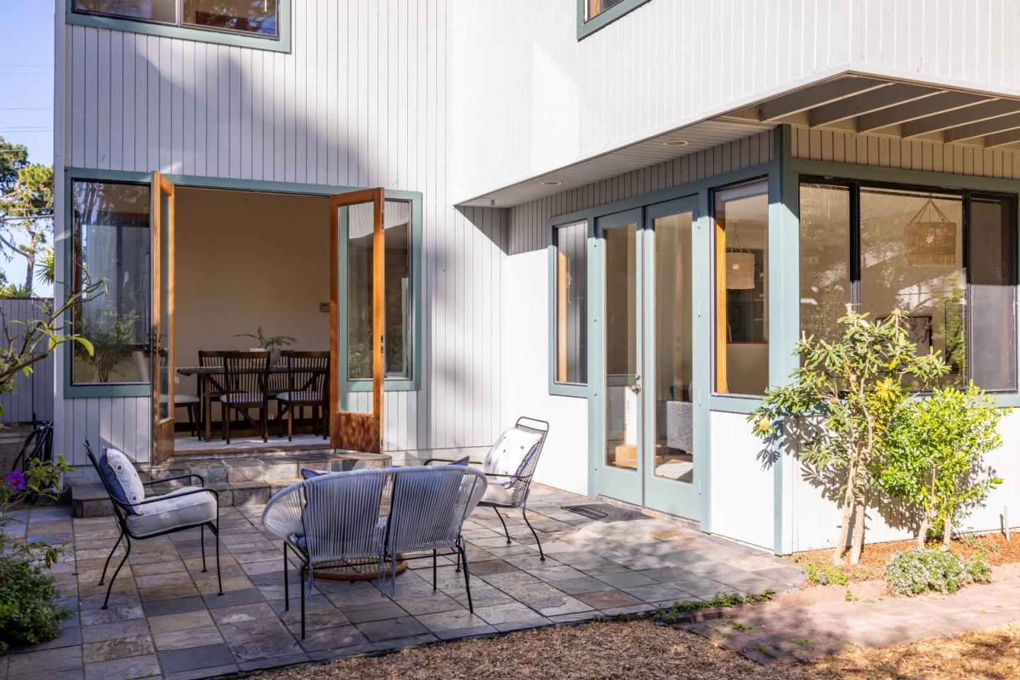 Detail Gallery Image 19 of 43 For 1107 Austin Ave, Pacific Grove,  CA 93950 - 3 Beds | 2/1 Baths