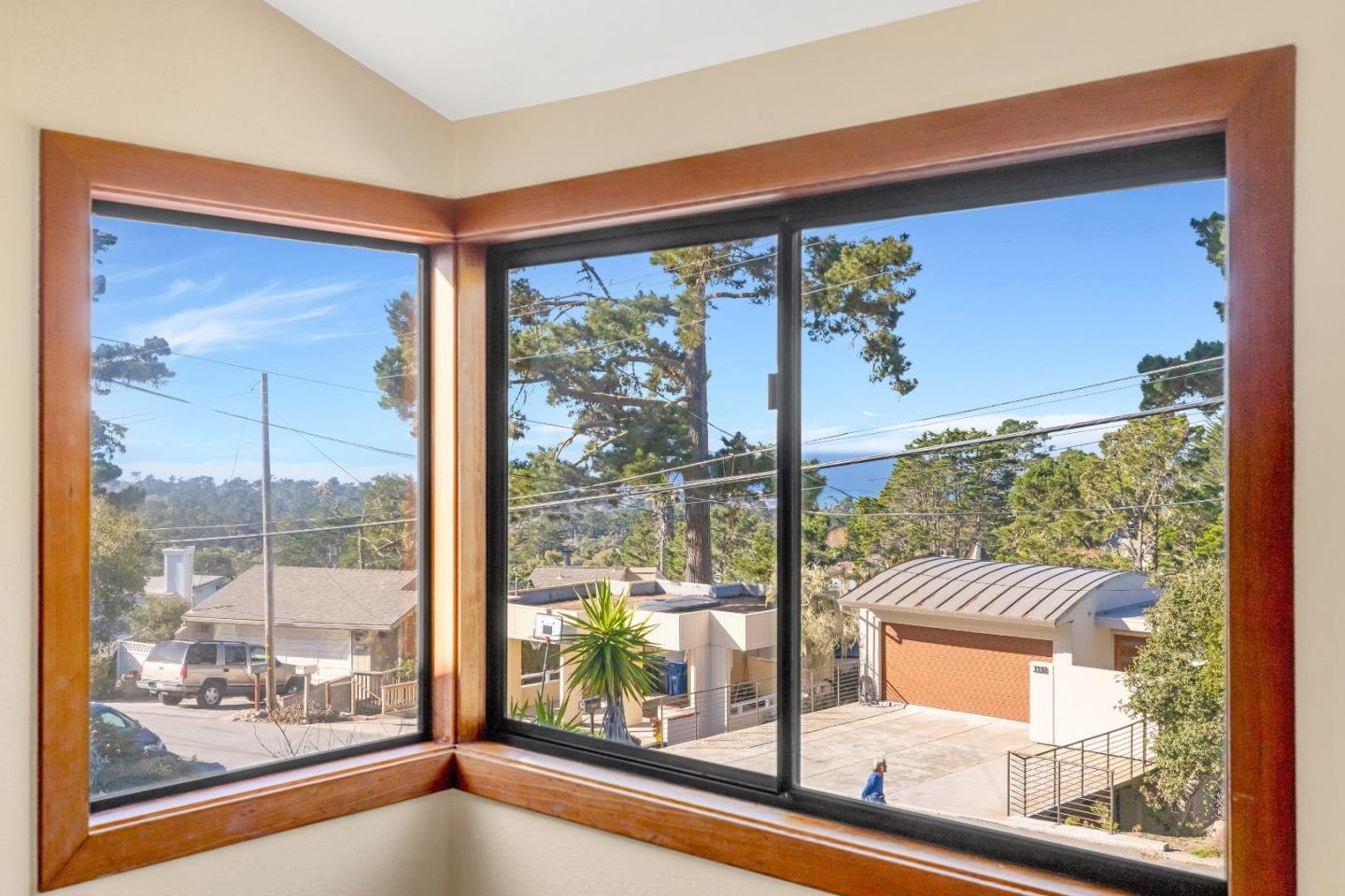 Detail Gallery Image 34 of 43 For 1107 Austin Ave, Pacific Grove,  CA 93950 - 3 Beds | 2/1 Baths