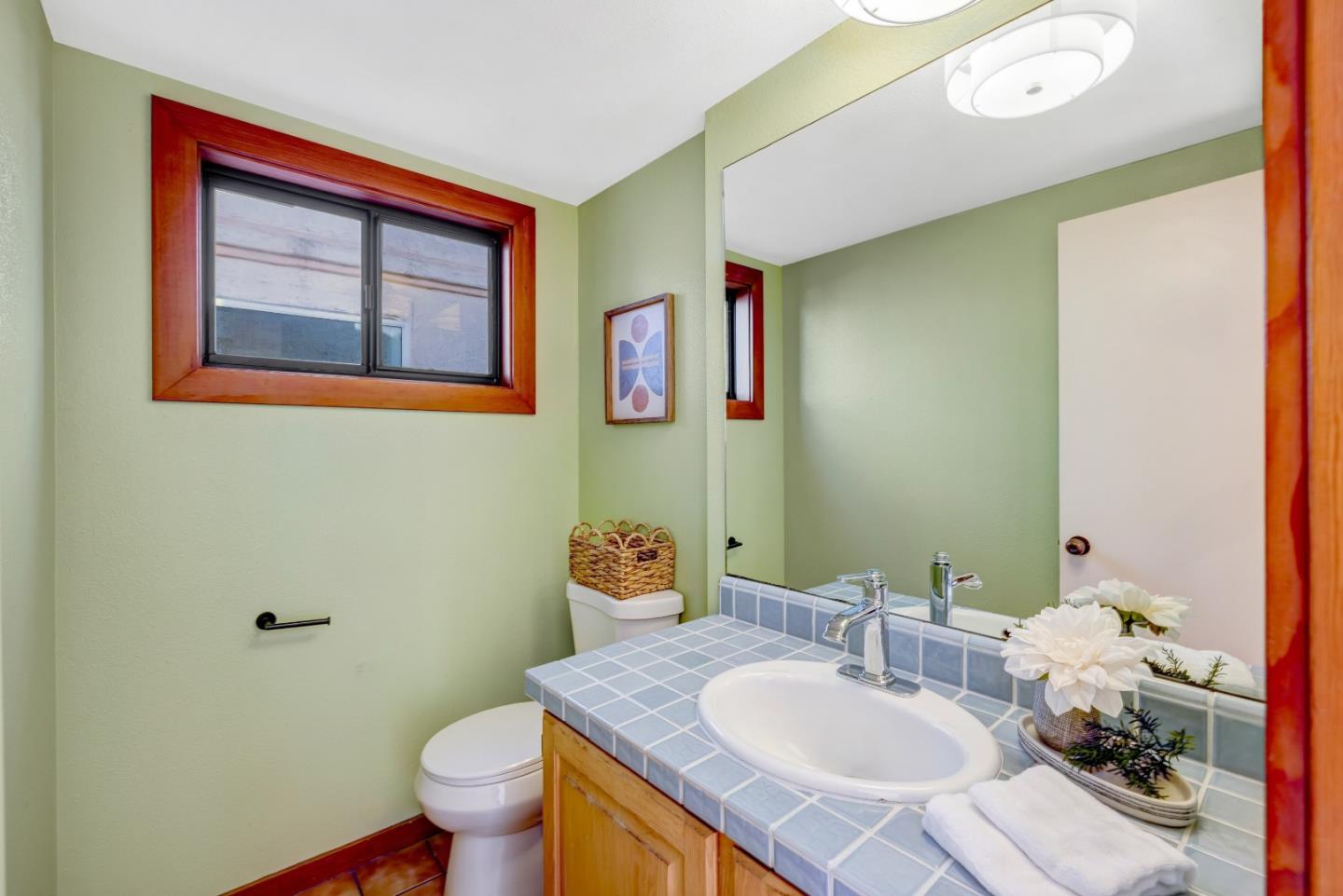 Detail Gallery Image 9 of 43 For 1107 Austin Ave, Pacific Grove,  CA 93950 - 3 Beds | 2/1 Baths
