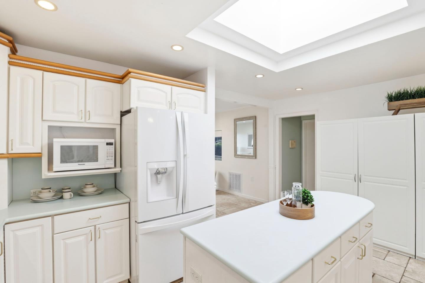 Detail Gallery Image 10 of 33 For 5 Hibbert Ct, Pacifica,  CA 94044 - 4 Beds | 2 Baths