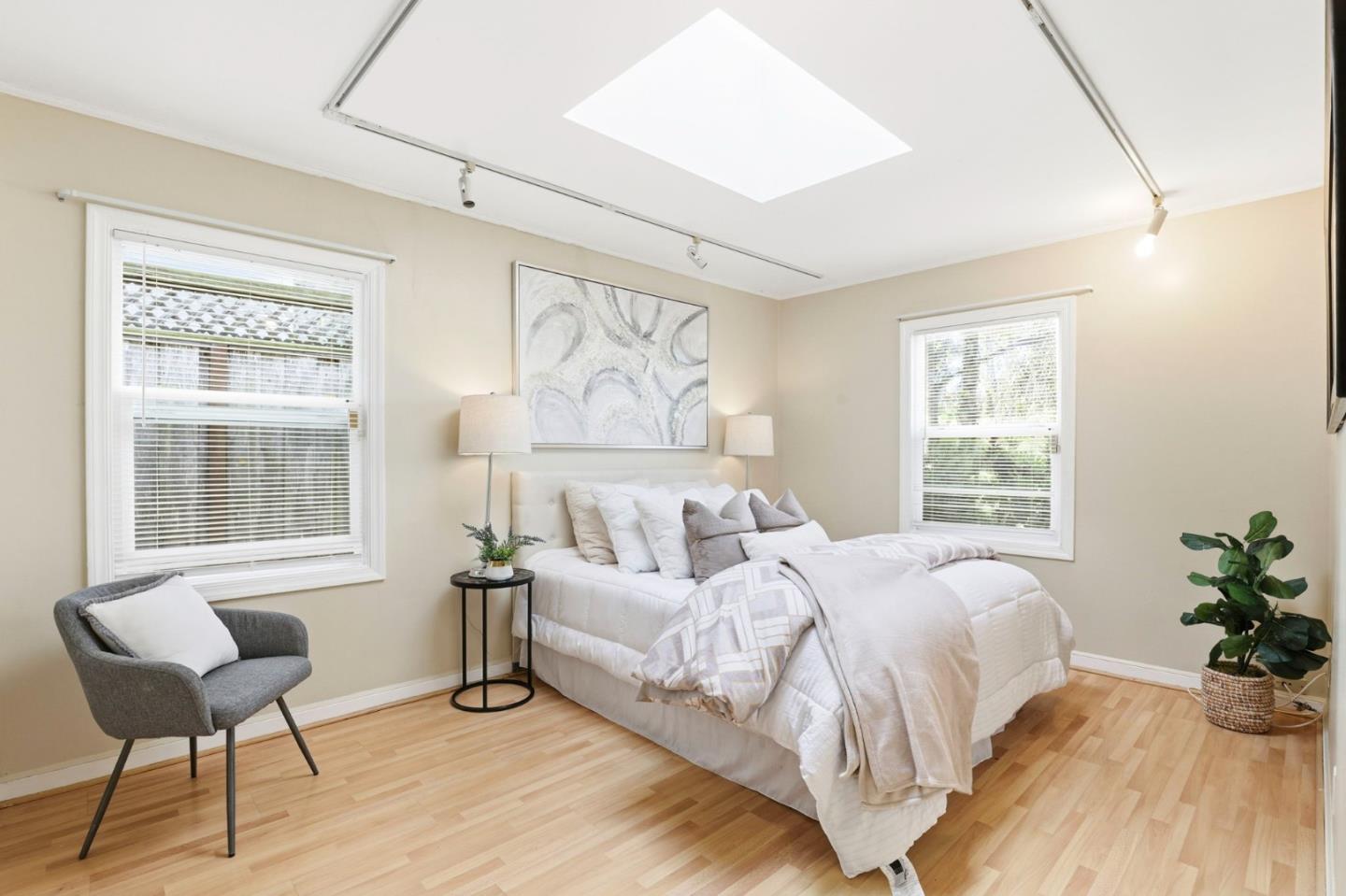 Detail Gallery Image 18 of 33 For 5 Hibbert Ct, Pacifica,  CA 94044 - 4 Beds | 2 Baths