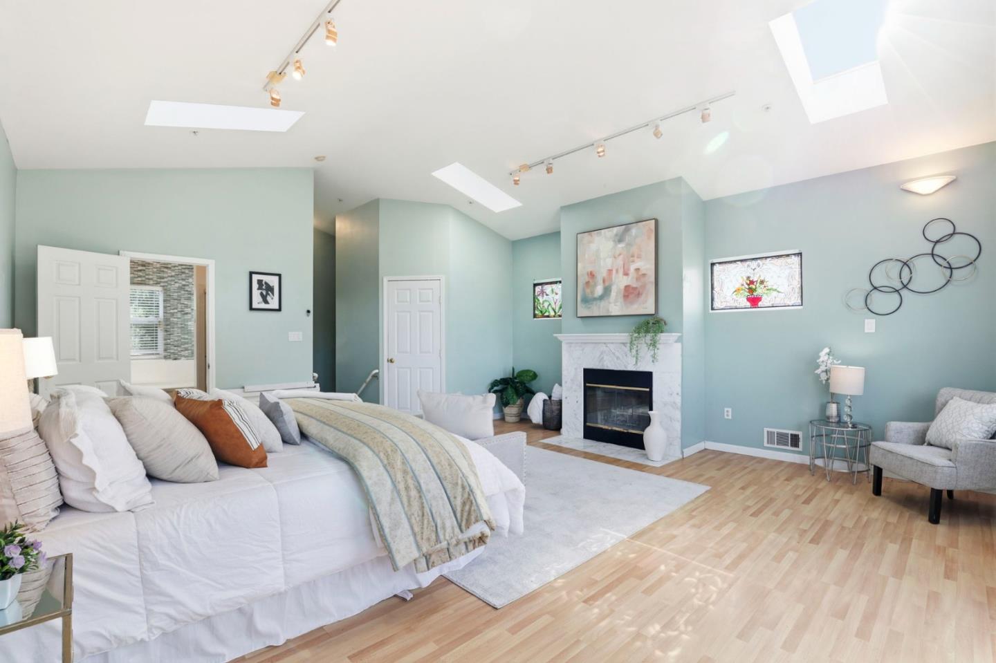 Detail Gallery Image 26 of 33 For 5 Hibbert Ct, Pacifica,  CA 94044 - 4 Beds | 2 Baths