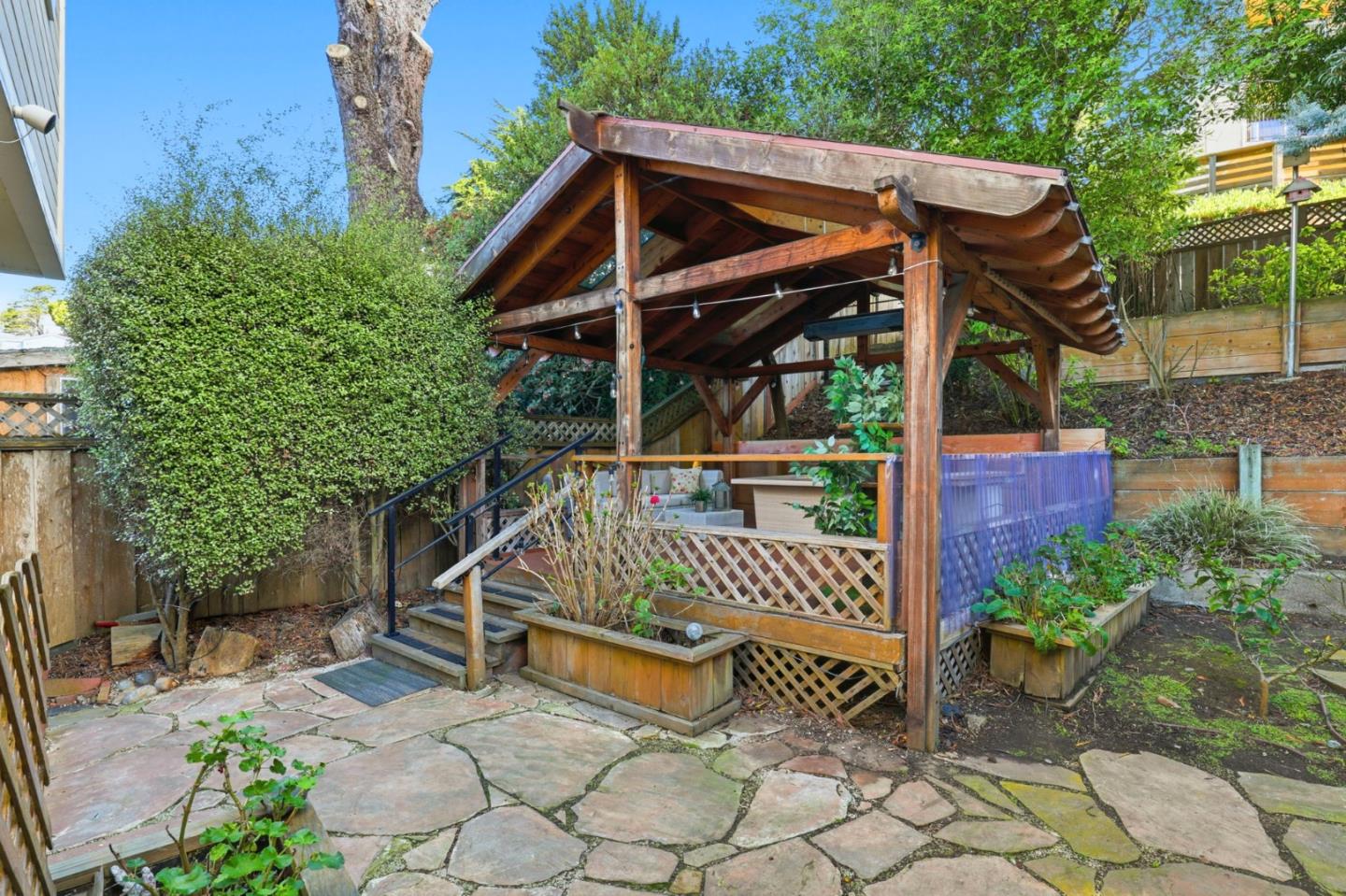 Detail Gallery Image 29 of 33 For 5 Hibbert Ct, Pacifica,  CA 94044 - 4 Beds | 2 Baths