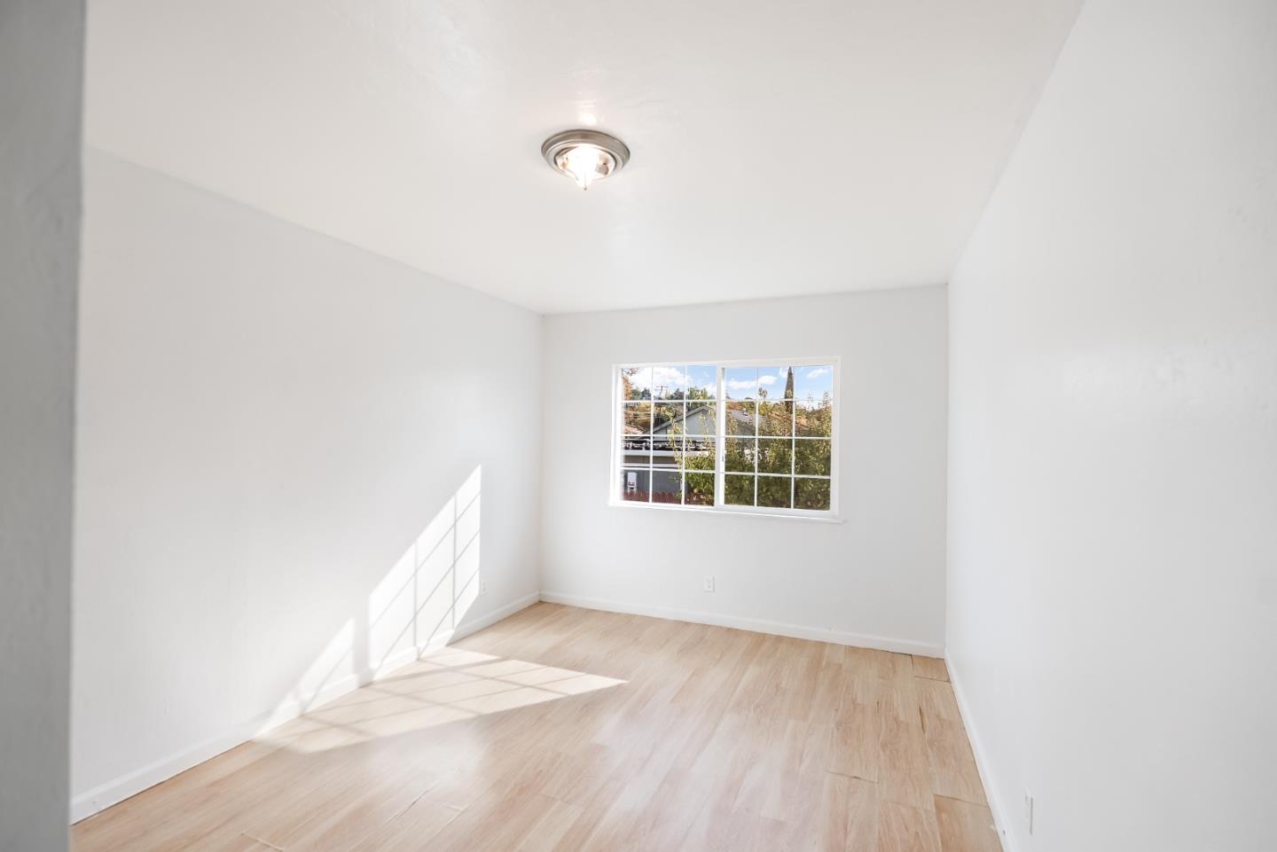 Detail Gallery Image 21 of 32 For 14504 Jerilyn Dr, San Jose,  CA 95127 - 7 Beds | 3/1 Baths