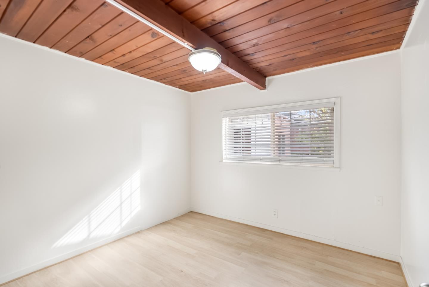 Detail Gallery Image 8 of 32 For 14504 Jerilyn Dr, San Jose,  CA 95127 - 7 Beds | 3/1 Baths