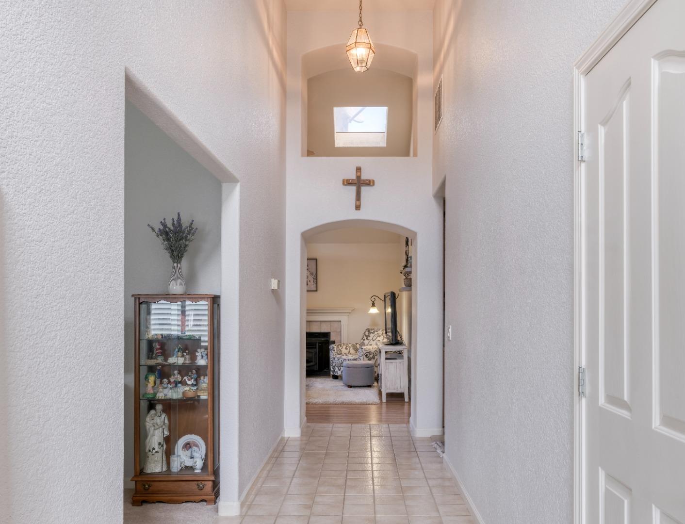 Detail Gallery Image 14 of 27 For 1139 Cape Cod Way, Salinas,  CA 93906 - 3 Beds | 2 Baths