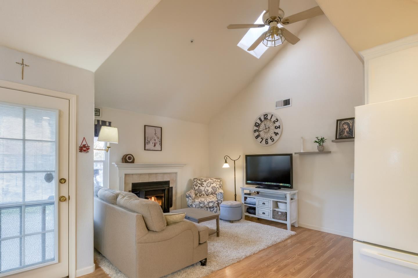 Detail Gallery Image 15 of 27 For 1139 Cape Cod Way, Salinas,  CA 93906 - 3 Beds | 2 Baths