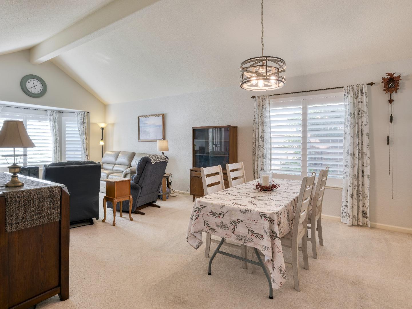 Detail Gallery Image 17 of 27 For 1139 Cape Cod Way, Salinas,  CA 93906 - 3 Beds | 2 Baths