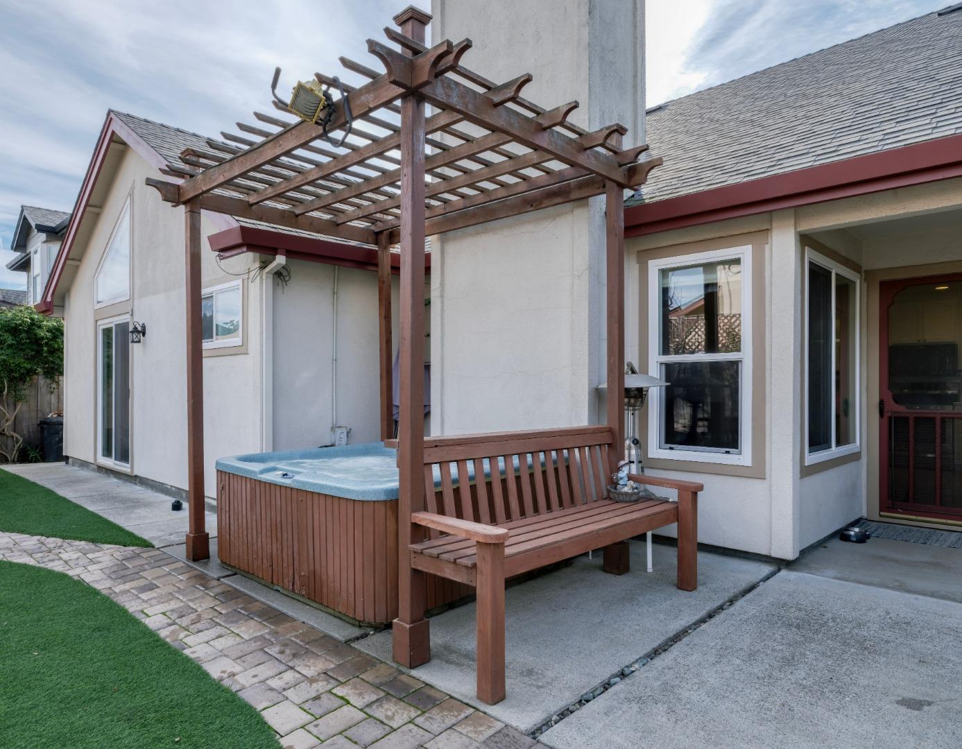 Detail Gallery Image 32 of 33 For 1139 Cape Cod Way, Salinas,  CA 93906 - 3 Beds | 2 Baths