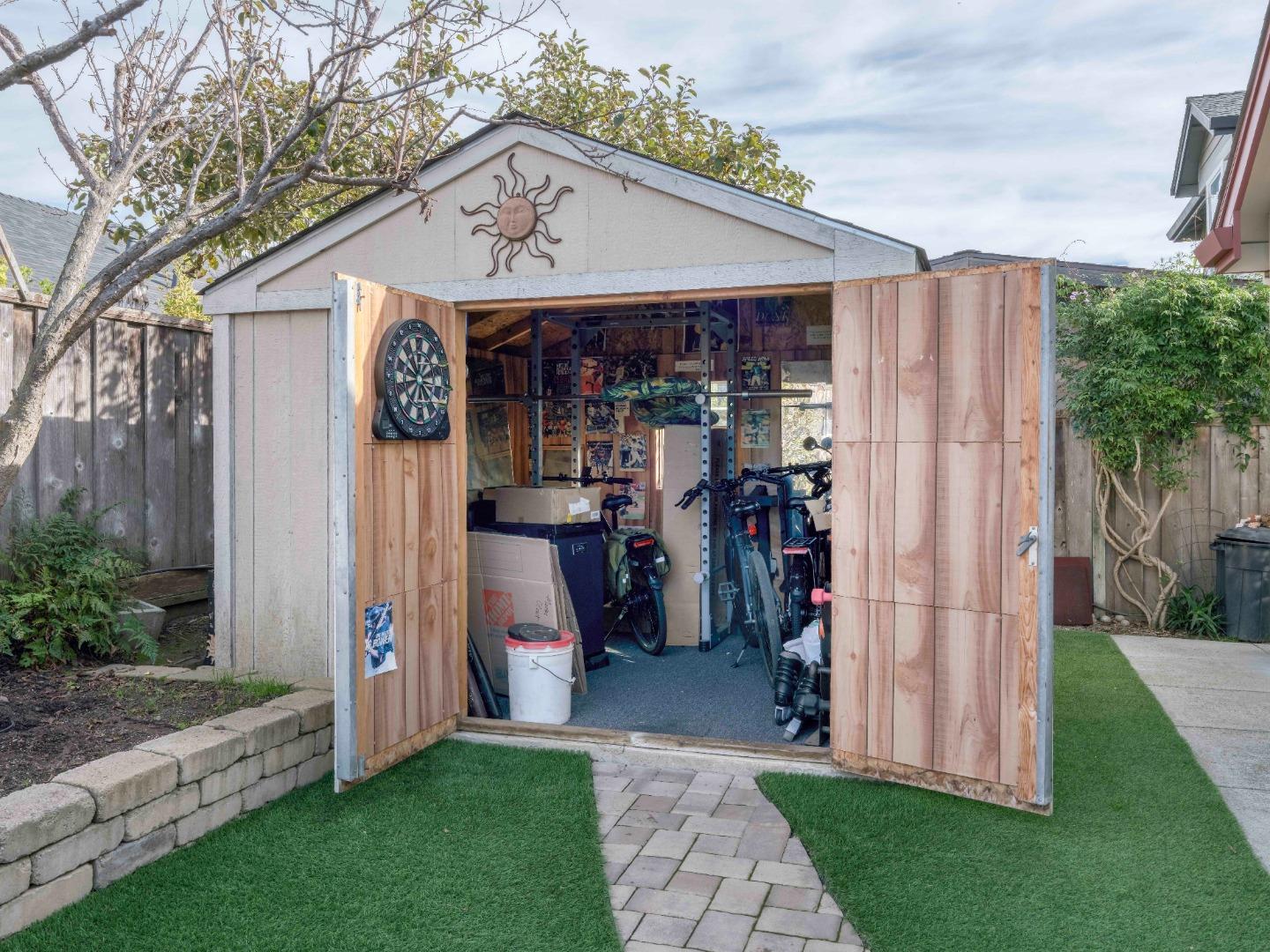 Detail Gallery Image 9 of 27 For 1139 Cape Cod Way, Salinas,  CA 93906 - 3 Beds | 2 Baths