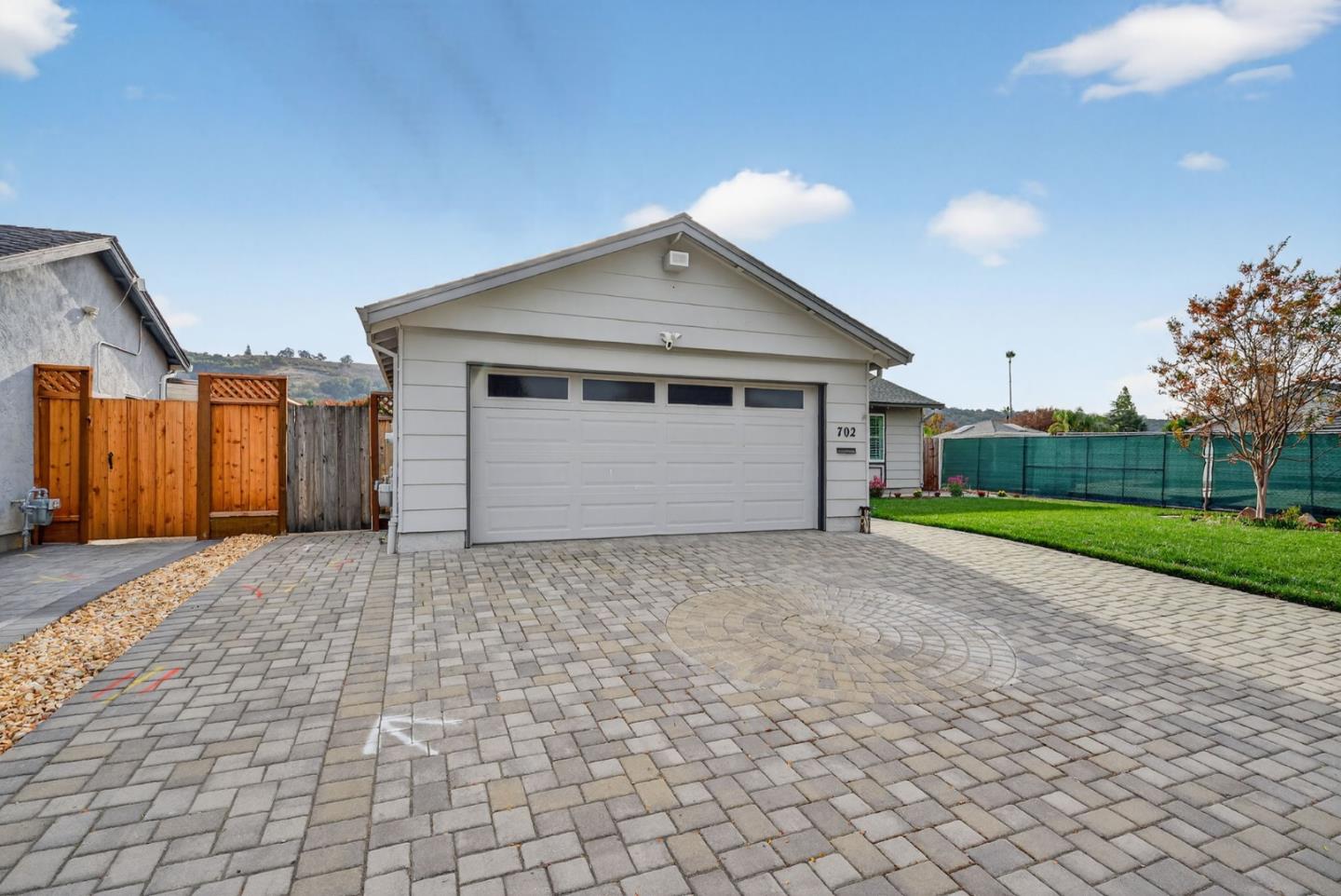 Detail Gallery Image 3 of 46 For 702 Choctaw Dr, San Jose,  CA 95123 - 3 Beds | 2 Baths