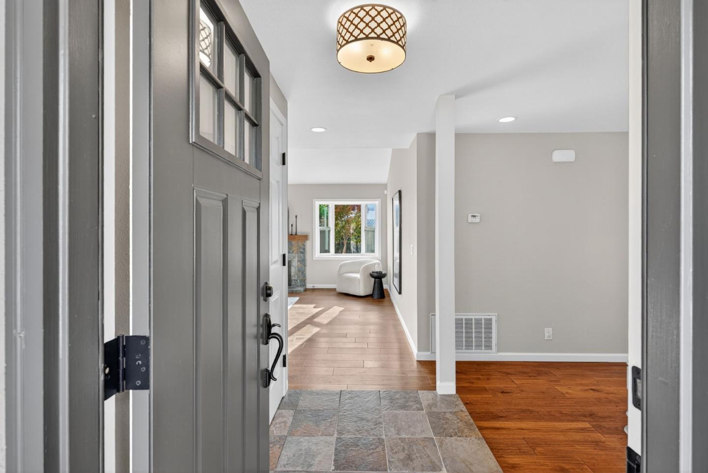 Detail Gallery Image 4 of 46 For 702 Choctaw Dr, San Jose,  CA 95123 - 3 Beds | 2 Baths