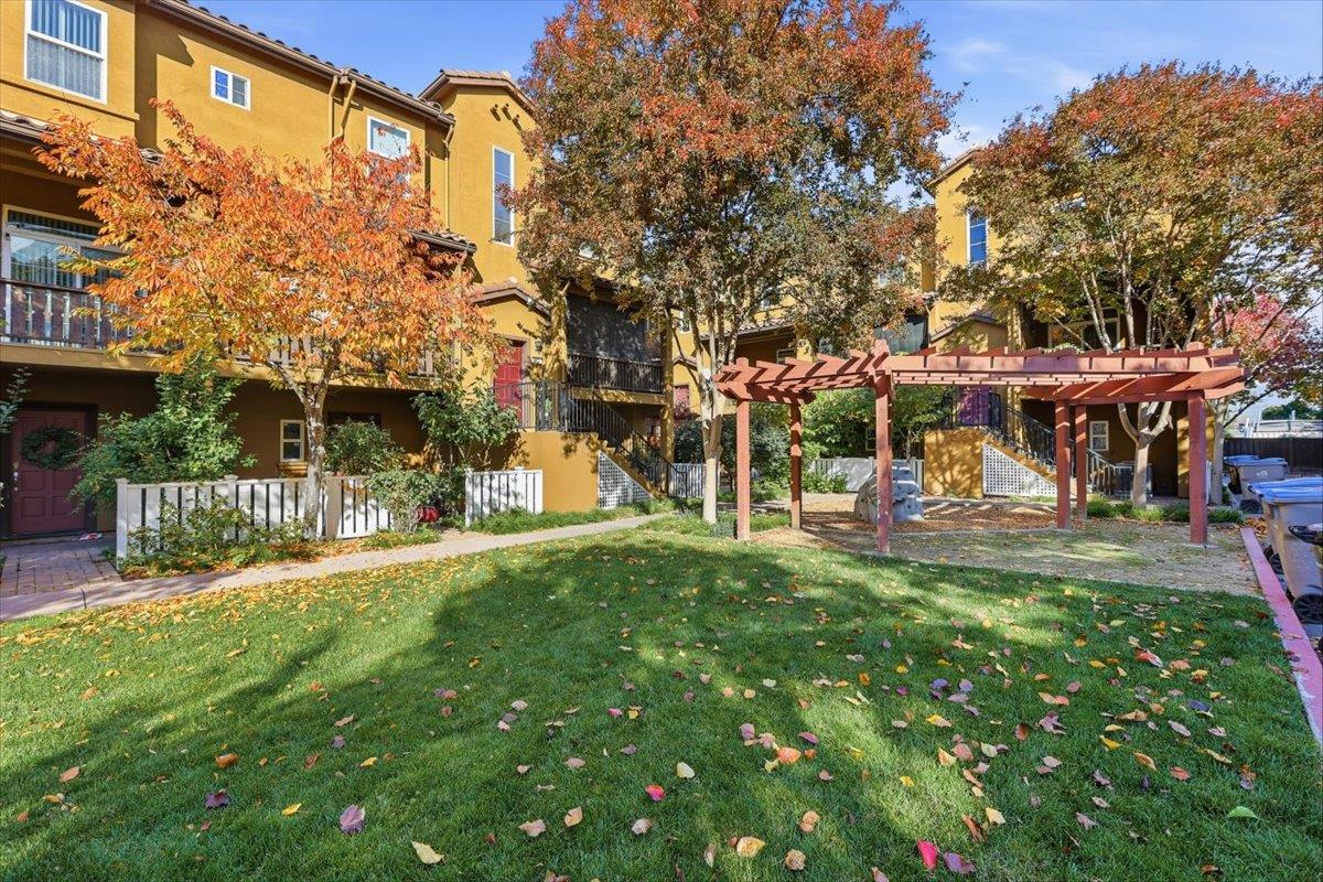 Detail Gallery Image 25 of 32 For 201 San Antonio Pl, San Jose,  CA 95116 - 3 Beds | 2/1 Baths