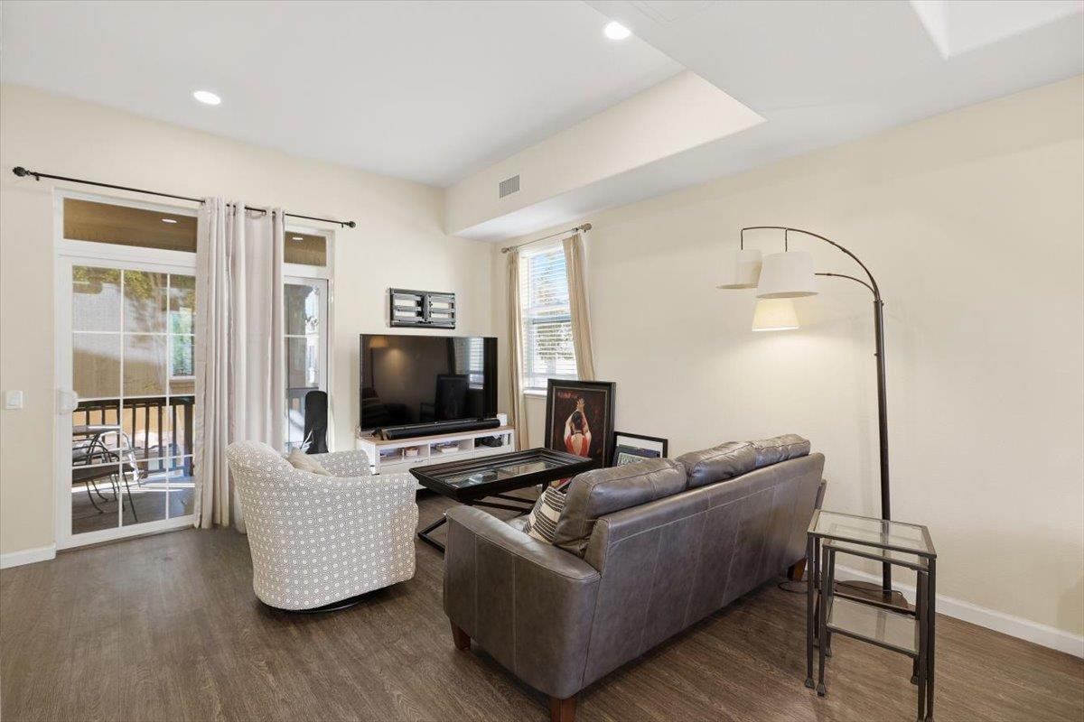 Detail Gallery Image 5 of 32 For 201 San Antonio Pl, San Jose,  CA 95116 - 3 Beds | 2/1 Baths