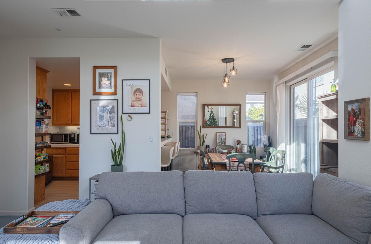 Detail Gallery Image 7 of 30 For 1935 Bradbury St, Salinas,  CA 93906 - 3 Beds | 2 Baths