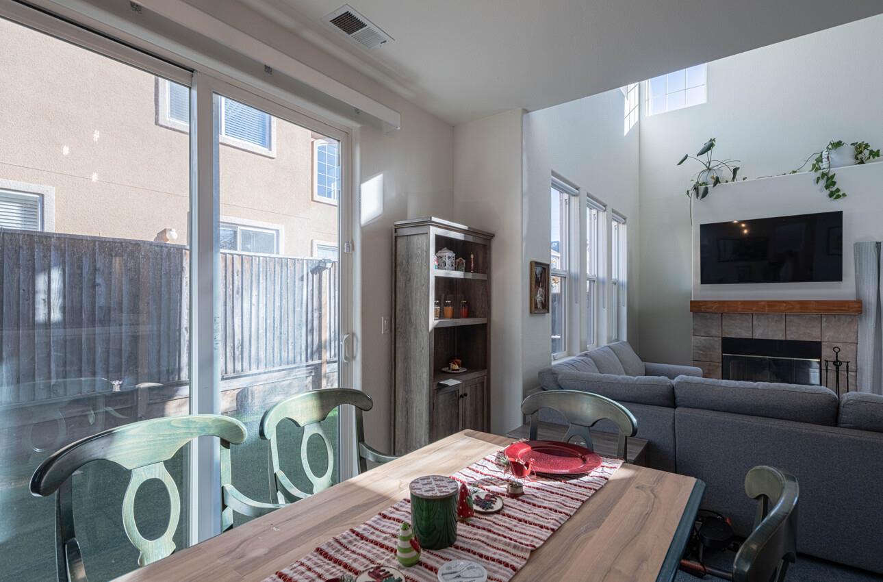 Detail Gallery Image 8 of 30 For 1935 Bradbury St, Salinas,  CA 93906 - 3 Beds | 2 Baths