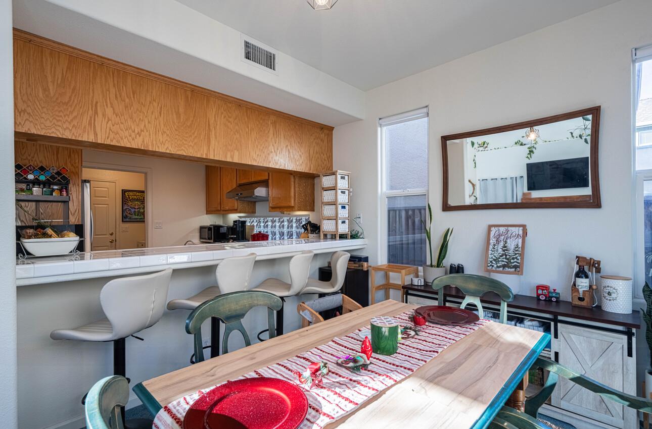 Detail Gallery Image 9 of 30 For 1935 Bradbury St, Salinas,  CA 93906 - 3 Beds | 2 Baths