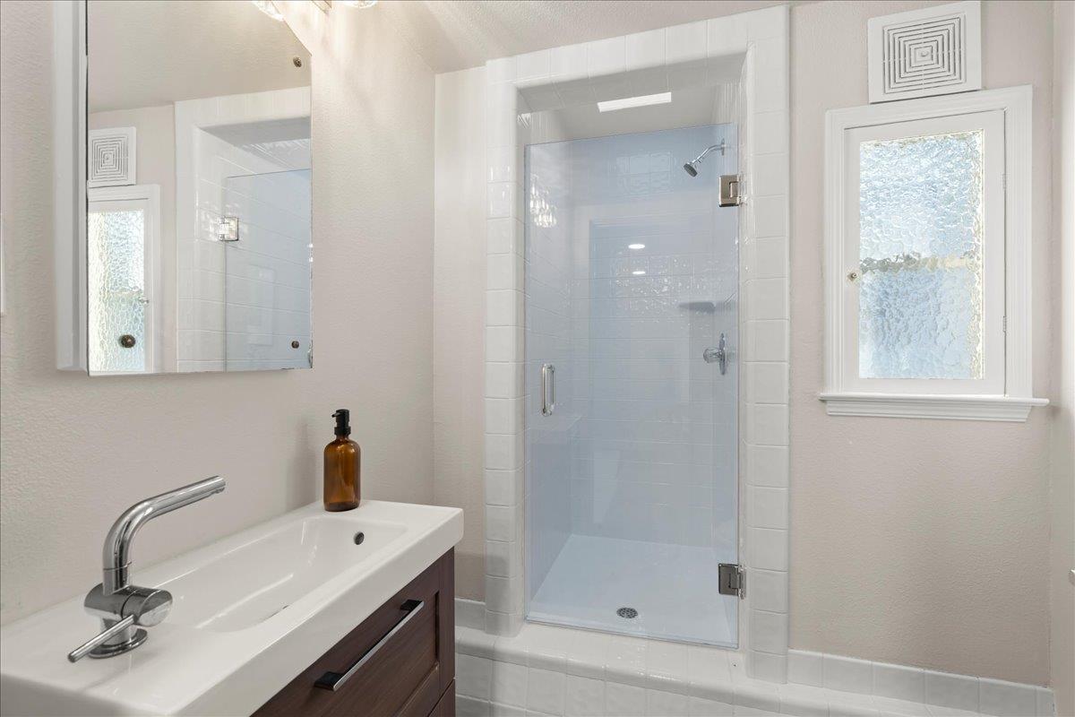 Detail Gallery Image 17 of 56 For 1162 Crescent Dr, San Jose,  CA 95125 - 4 Beds | 4 Baths