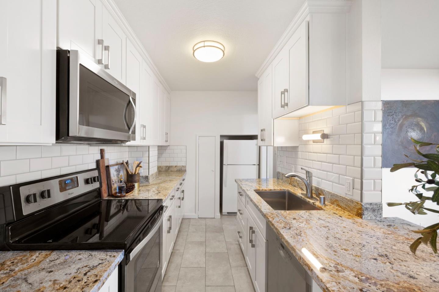 Detail Gallery Image 12 of 36 For 300 Davey Glen Rd #3621,  Belmont,  CA 94002 - 3 Beds | 3 Baths