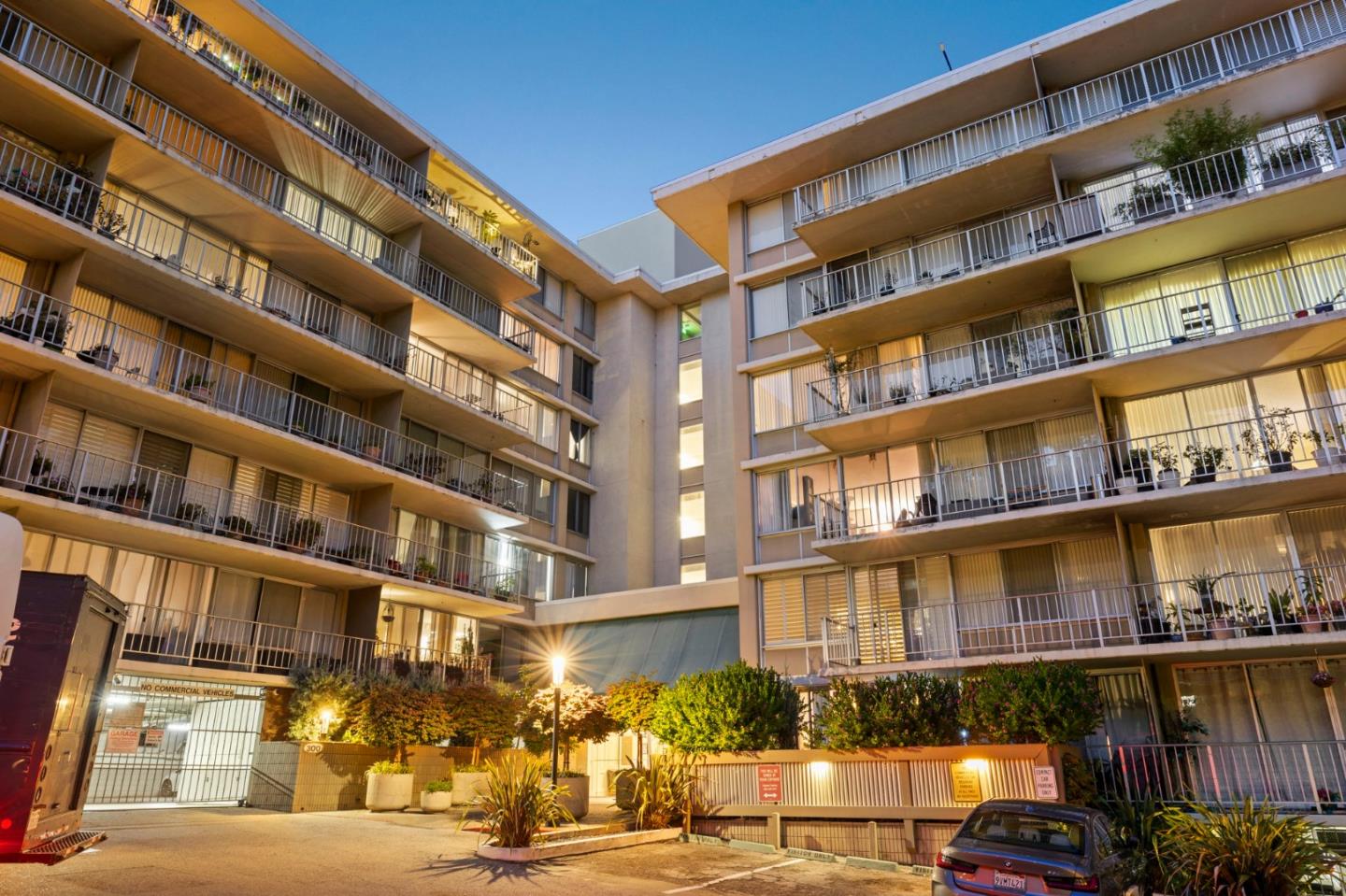 Detail Gallery Image 2 of 36 For 300 Davey Glen Rd #3621,  Belmont,  CA 94002 - 3 Beds | 3 Baths