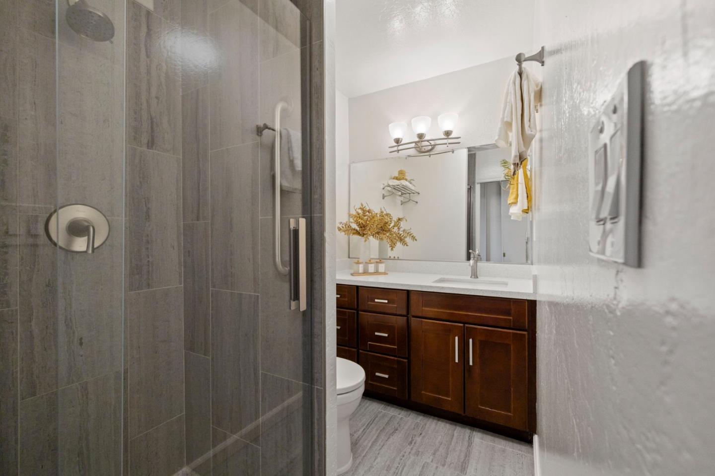 Detail Gallery Image 29 of 36 For 300 Davey Glen Rd #3621,  Belmont,  CA 94002 - 3 Beds | 3 Baths