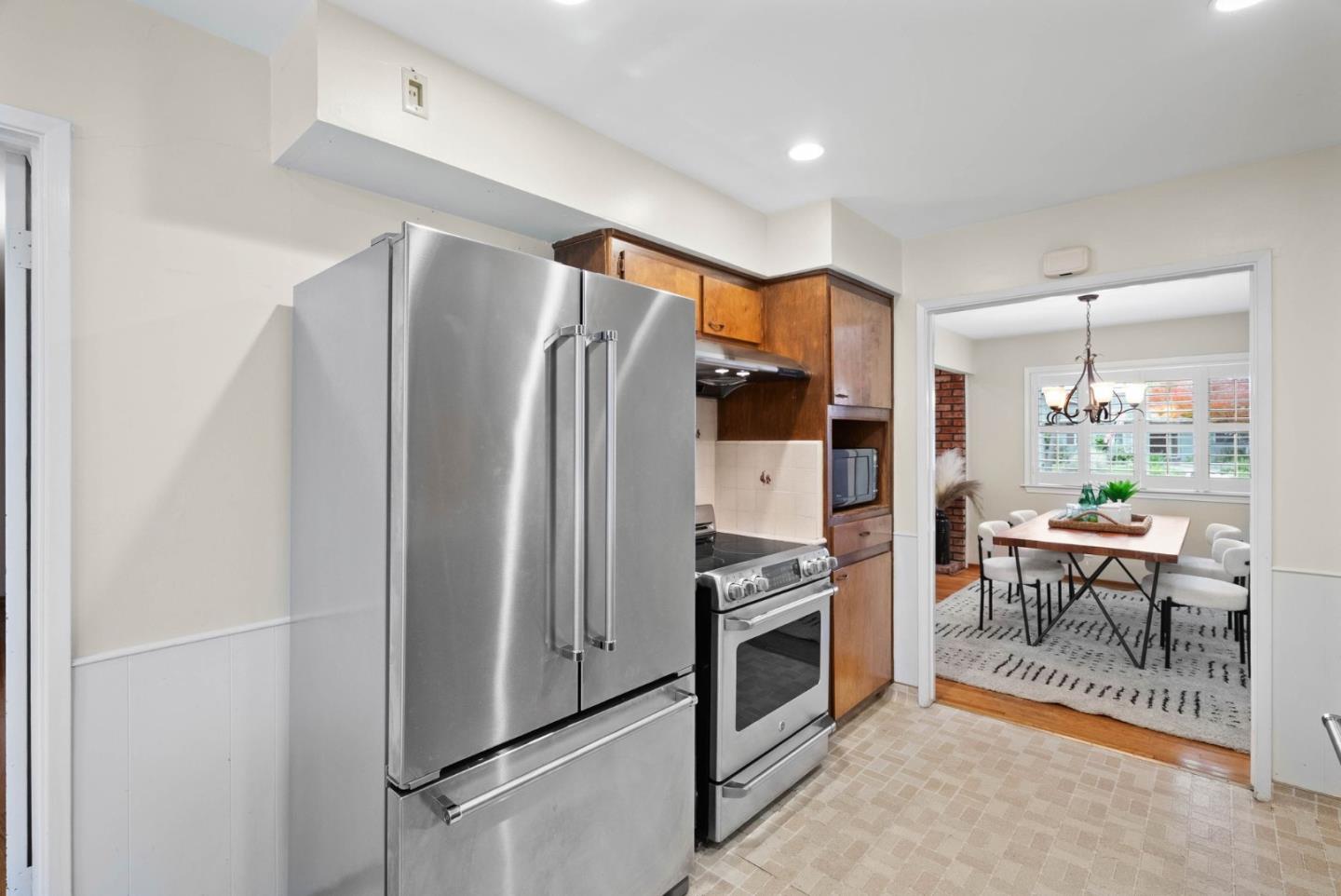 Detail Gallery Image 10 of 33 For 5231 Eileen Dr, San Jose,  CA 95129 - 4 Beds | 2/1 Baths