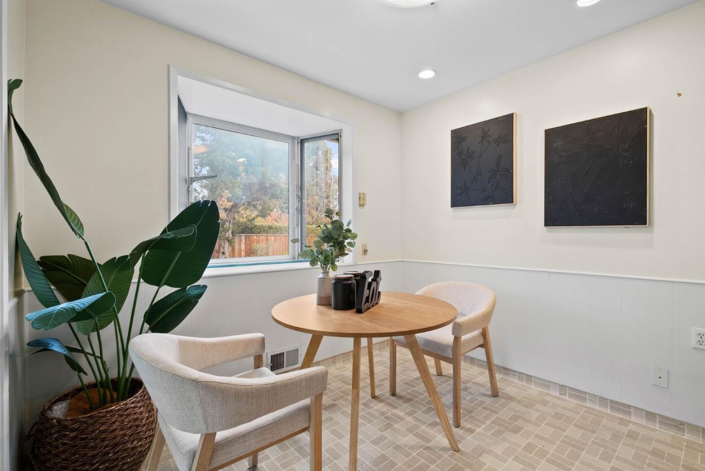 Detail Gallery Image 12 of 33 For 5231 Eileen Dr, San Jose,  CA 95129 - 4 Beds | 2/1 Baths