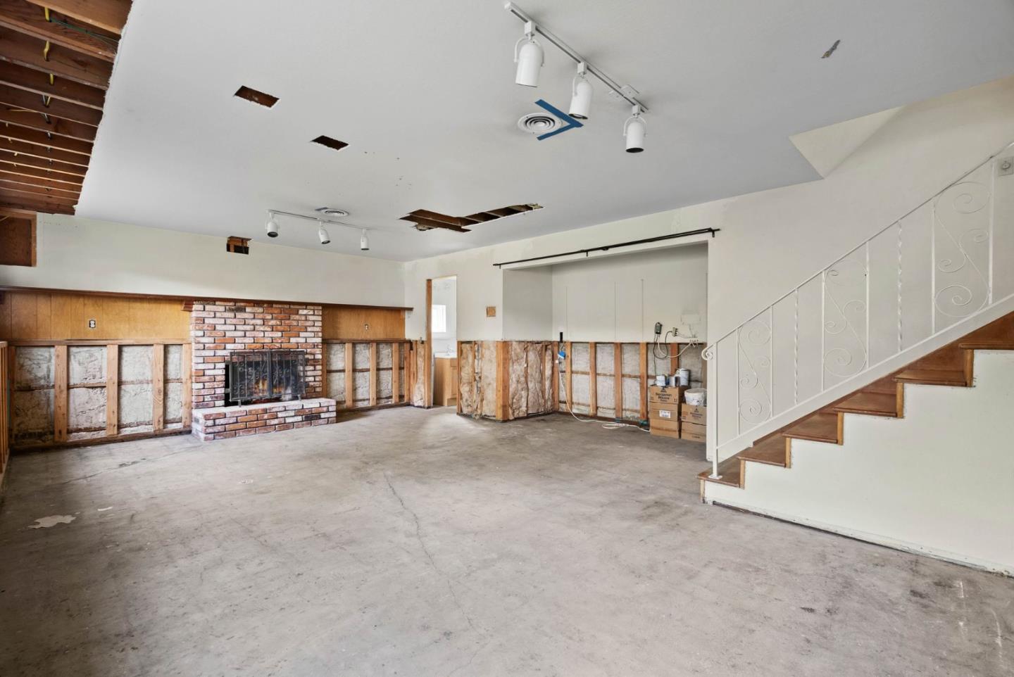 Detail Gallery Image 20 of 33 For 5231 Eileen Dr, San Jose,  CA 95129 - 4 Beds | 2/1 Baths