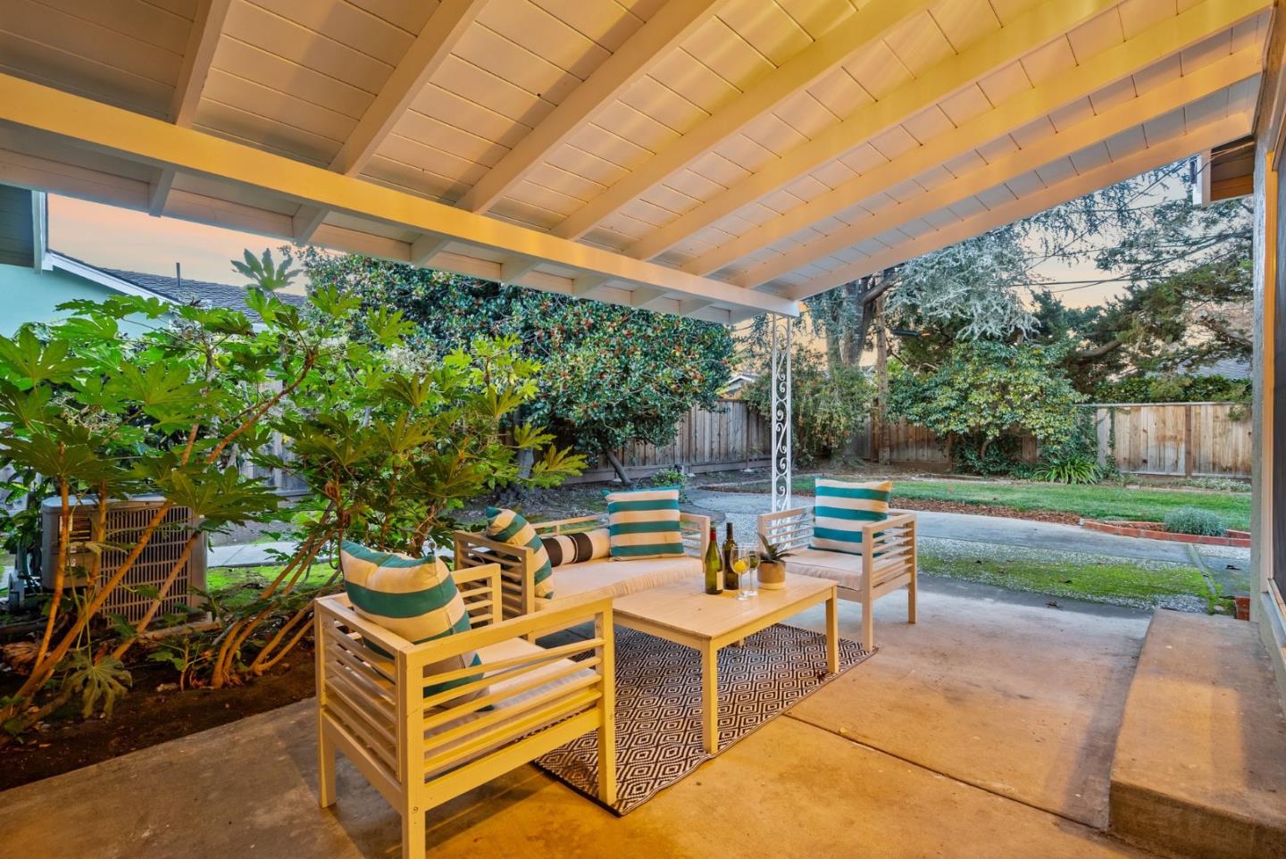 Detail Gallery Image 22 of 33 For 5231 Eileen Dr, San Jose,  CA 95129 - 4 Beds | 2/1 Baths