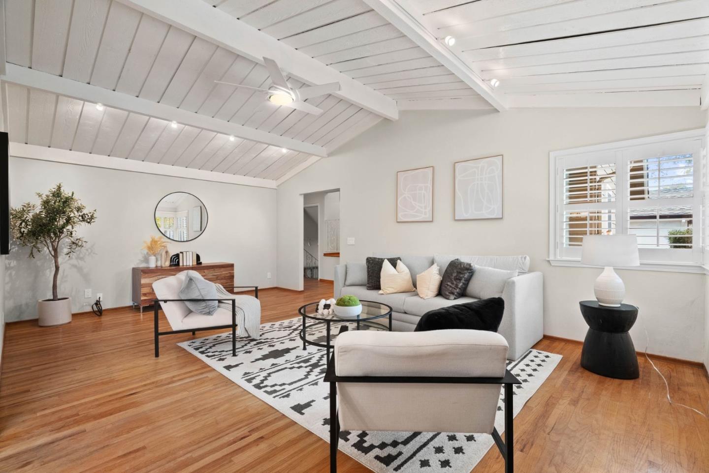 Detail Gallery Image 6 of 33 For 5231 Eileen Dr, San Jose,  CA 95129 - 4 Beds | 2/1 Baths