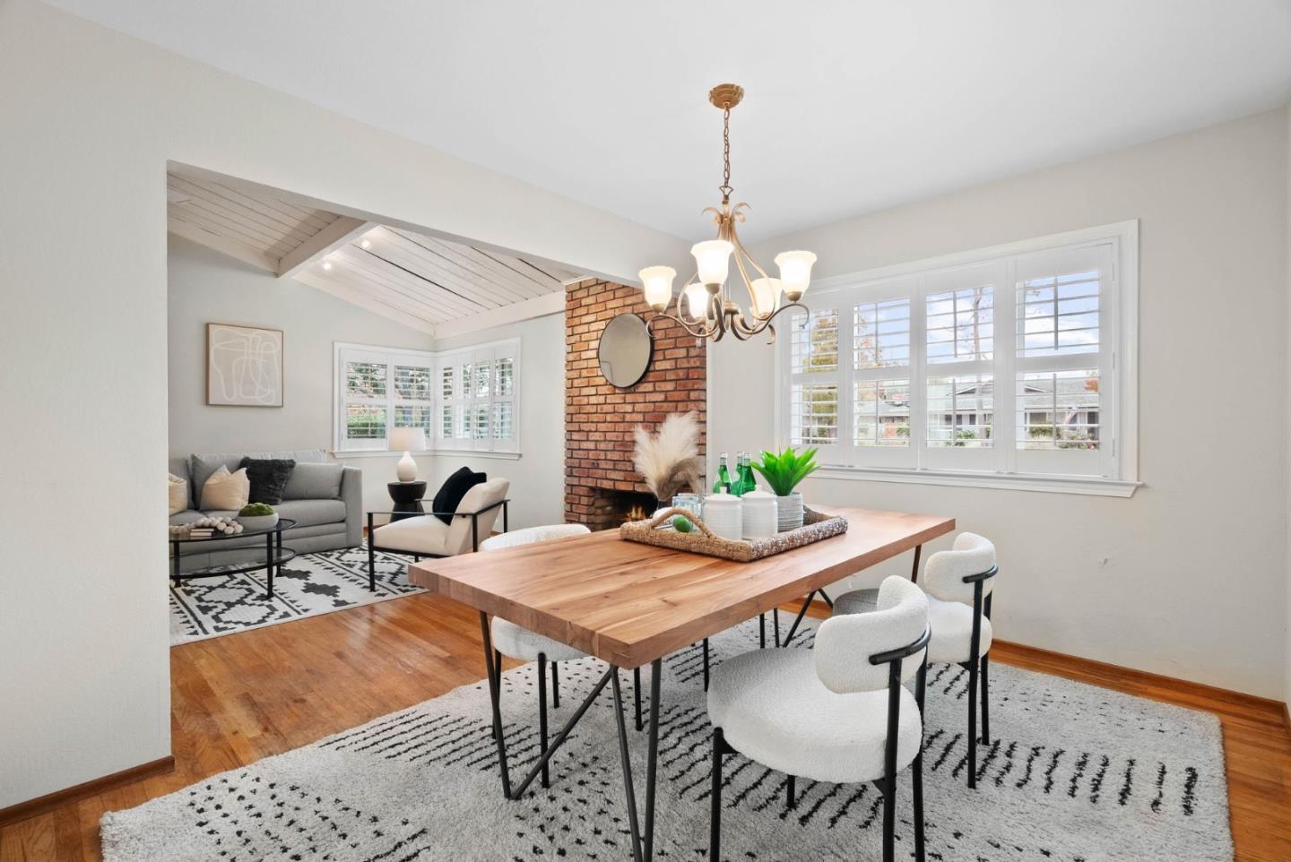 Detail Gallery Image 7 of 33 For 5231 Eileen Dr, San Jose,  CA 95129 - 4 Beds | 2/1 Baths