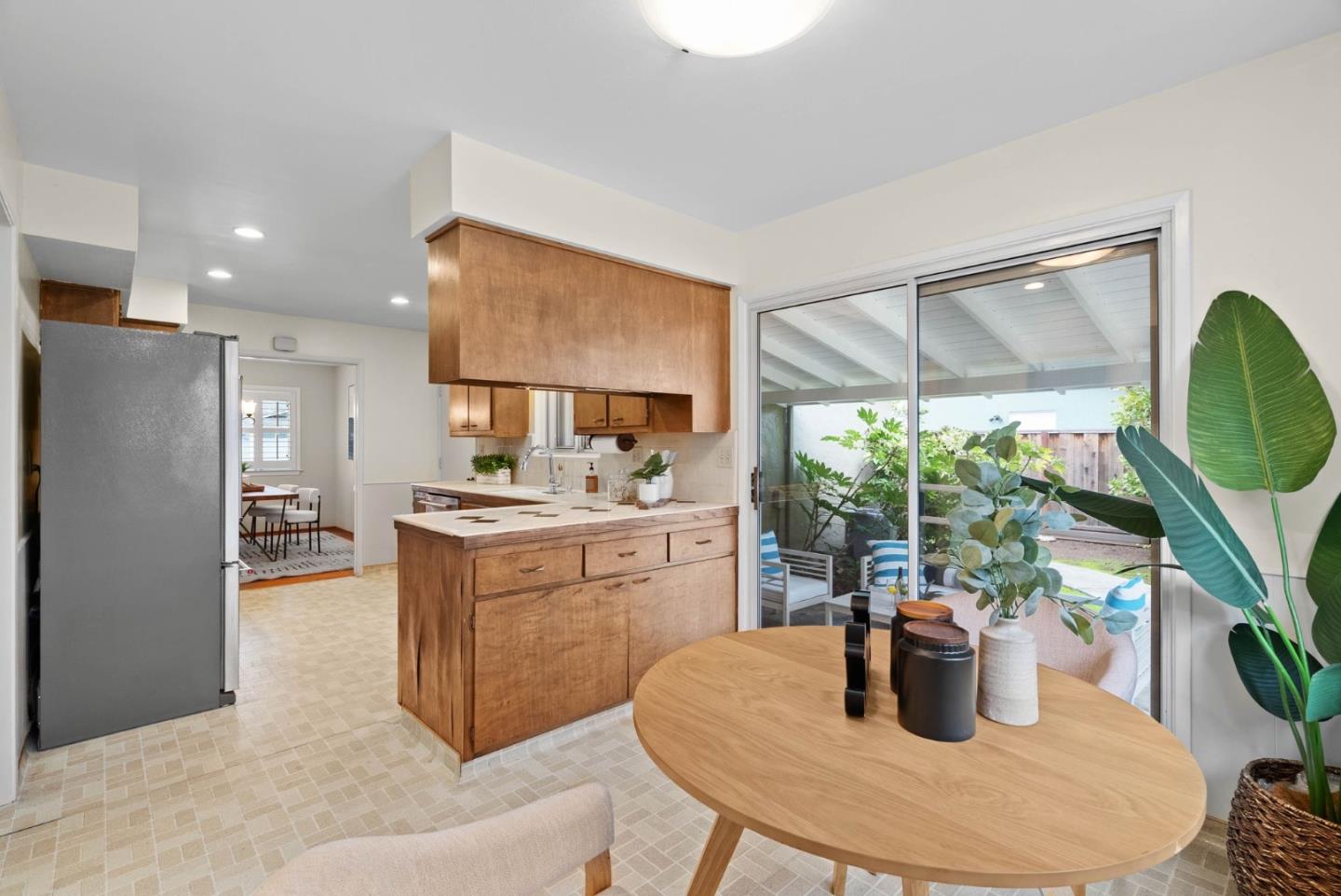 Detail Gallery Image 9 of 33 For 5231 Eileen Dr, San Jose,  CA 95129 - 4 Beds | 2/1 Baths