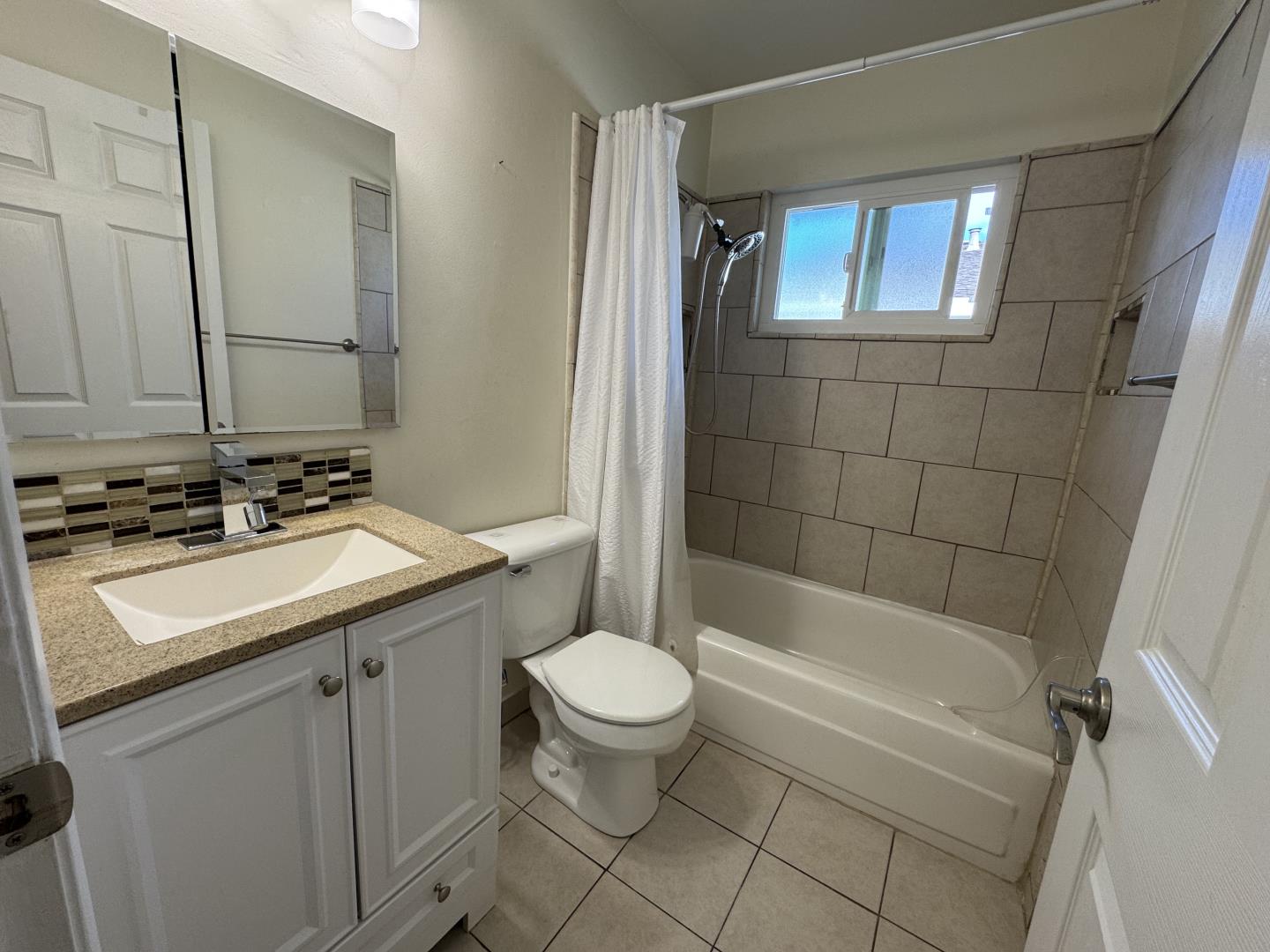 Detail Gallery Image 12 of 18 For 5512 Spinnaker Dr #4,  San Jose,  CA 95123 - 2 Beds | 1 Baths